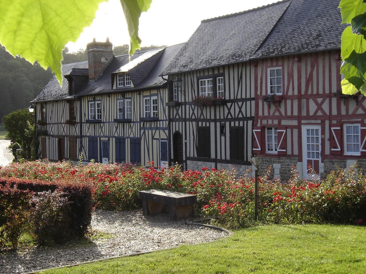 Le Gite Des Trois Vaches Brionne Exterior foto